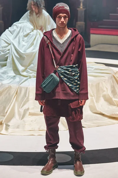 Look 12